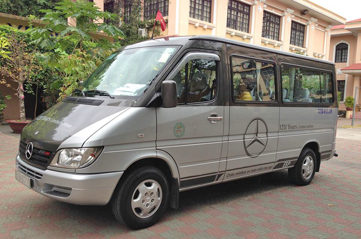 Thuê xe Mercedes Sprinter 16 chỗ tại Hà Nội